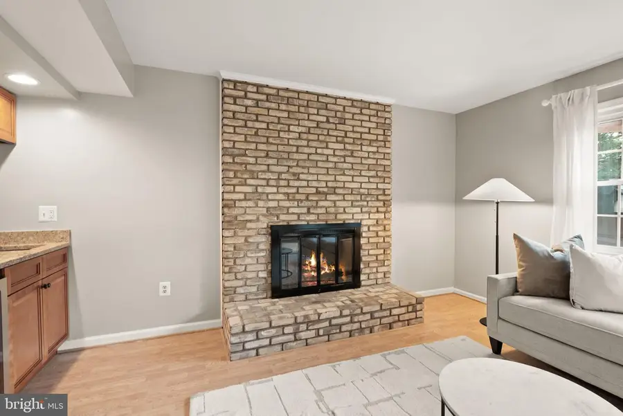 8906 Tailcoat Ct, Springfield, VA 22153 - #3