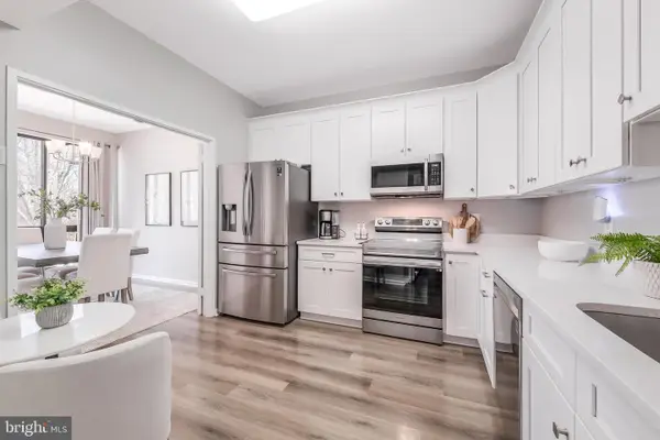 11564 Rolling Green Ct #12/301b, RESTON, VA 20191