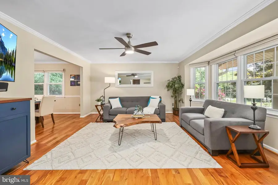 9217 Rockefeller Ln, Springfield, VA 22153 - #2