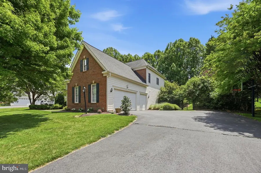 11693 Caris Glenne Dr, Herndon, VA 20170 - #3