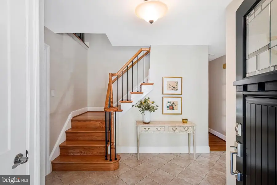 6207 Larstan Dr, Alexandria, VA 22312 - #2