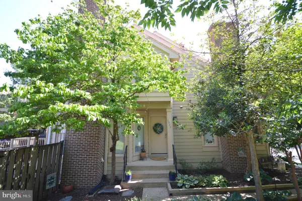 1025 Boros Ct, HERNDON, VA 20170