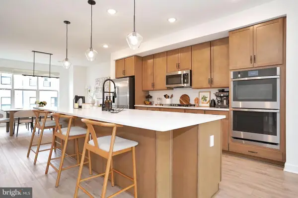 4953 Longmire Way, CHANTILLY, VA 20151