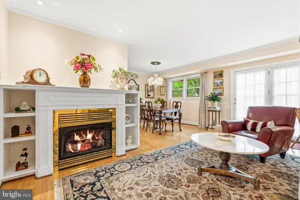 5044 Cliffhaven Dr, ANNANDALE, VA 22003