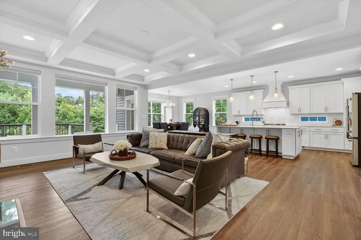 6213 Mcconnell Ln, Springfield, VA 22152 - #1