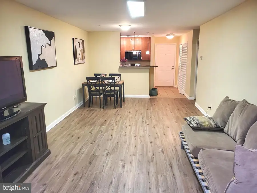 3176 Summit Square Dr #4-a3, Oakton, VA 22124 - #2