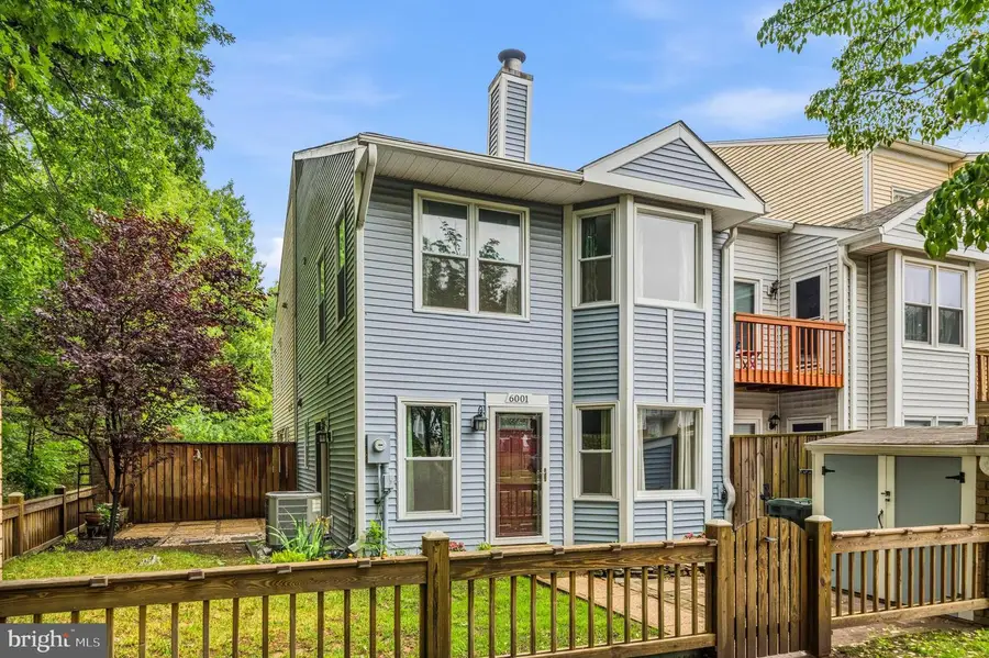 6001 Rabbit Hill Ct, Centreville, VA 20121 - #2