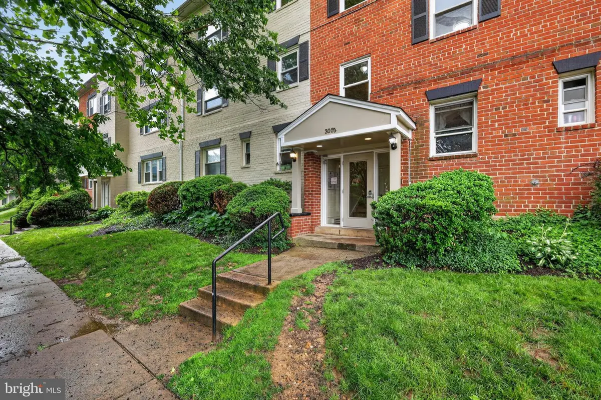 3053 Patrick Henry Dr #202, Falls Church, VA 22044 - #1