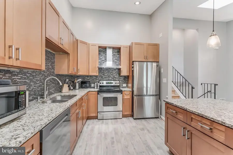 10060 Wood Sorrels Ln, Burke, VA 22015 - #3