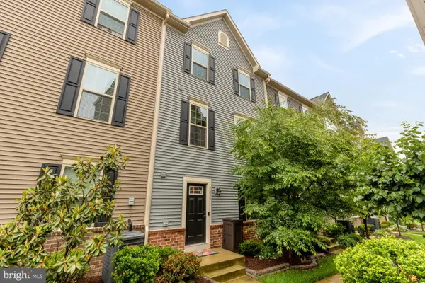 7831 Francis Dickens Ln, ANNANDALE, VA 22003