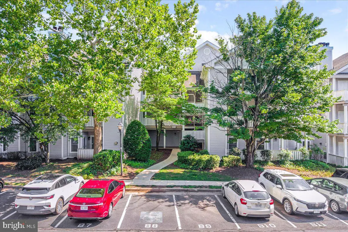 14305 Climbing Rose Way Way #202, Centreville, VA 20121 - #1