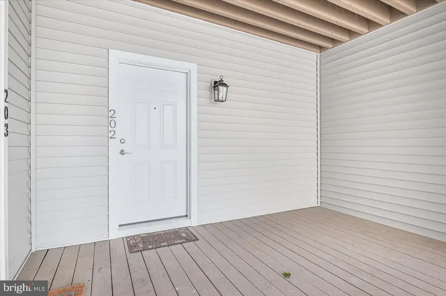 14305 Climbing Rose Way Way #202, Centreville, VA 20121 - #3