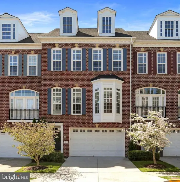 4395 Patriot Park Ct, FAIRFAX, VA 22030