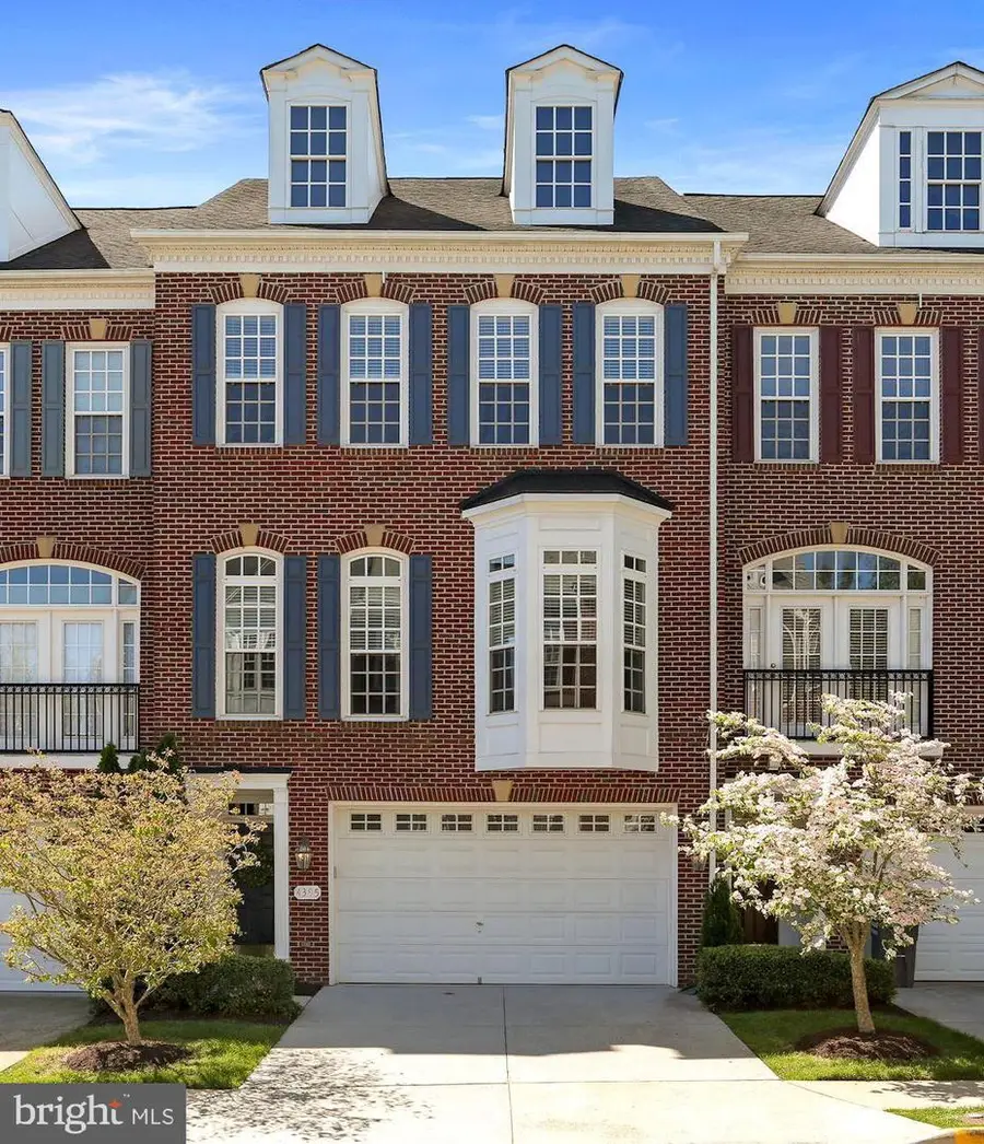 4395 Patriot Park Ct, Fairfax, VA 22030 - #2