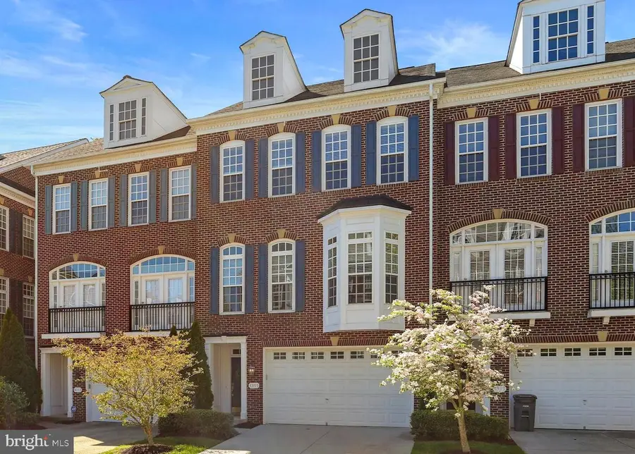 4395 Patriot Park Ct, Fairfax, VA 22030 - #3