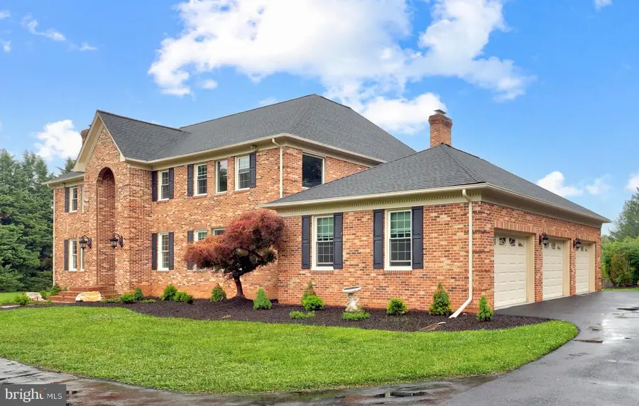 517 Seneca Rd, Great Falls, VA 22066 - #3