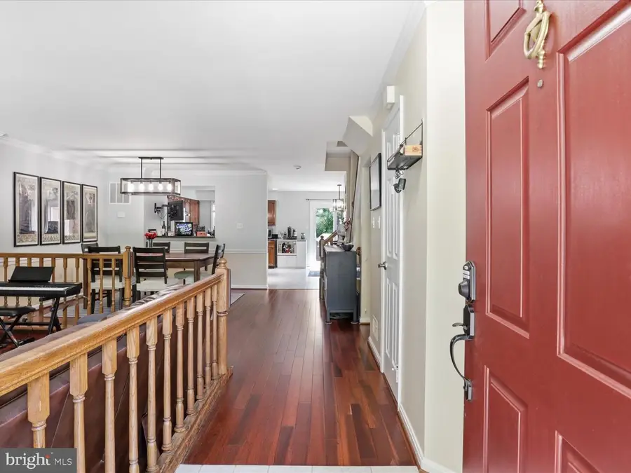 8892 Eagle Rock Ln, Springfield, VA 22153 - #3