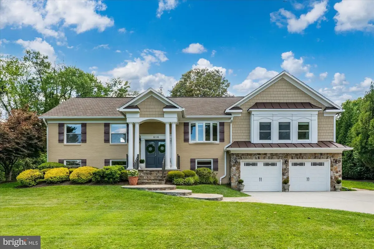 816 Constellation Dr, Great Falls, VA 22066 - #1