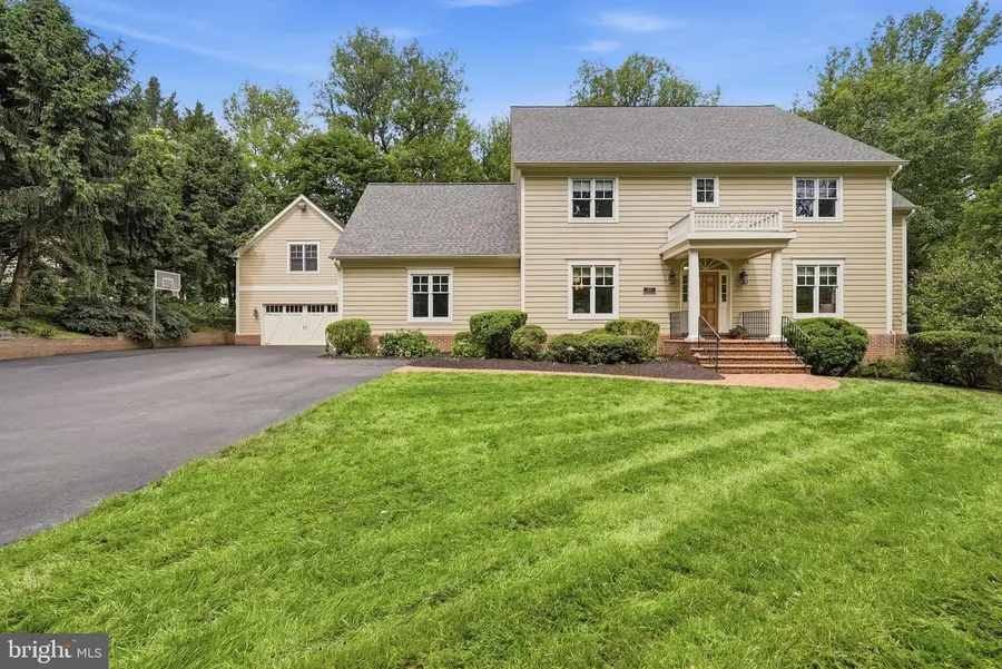 2608 Hunter Mill Rd, Oakton, VA 22124 - #2