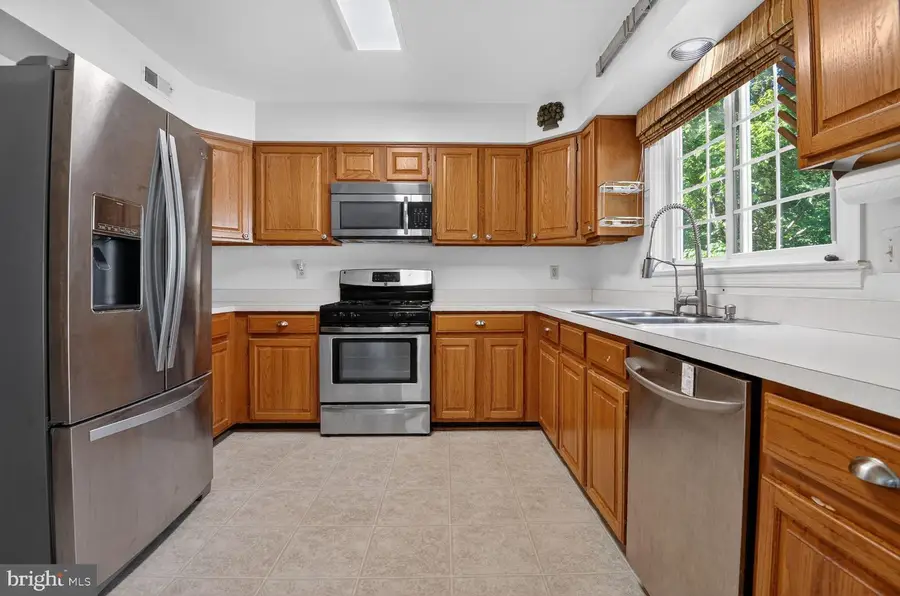 5724 Flagler Dr, Centreville, VA 20120 - #3