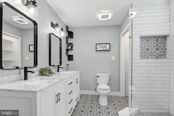 6402 The Pkwy, ALEXANDRIA, VA 22310