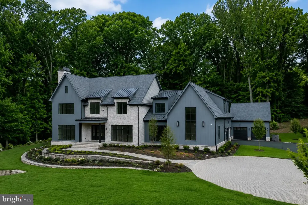 796 Falls Farm Ct, Great Falls, VA 22066 - #1