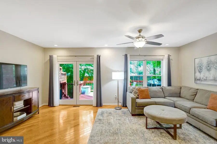 6149 Green Hollow Ct, Springfield, VA 22152 - #2