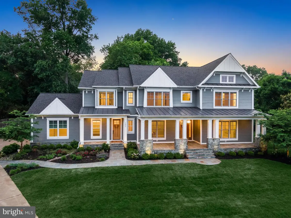 7820 Calpurnia Ct, McLean, VA 22102 - #1