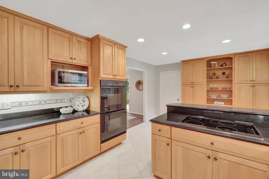 1310 Towlston Rd, Vienna, VA 22182 - #3