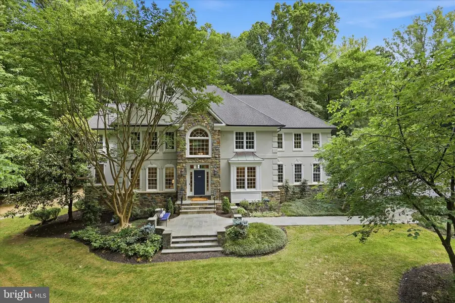 7211 Twelve Oaks Dr, Fairfax Station, VA 22039 - #2