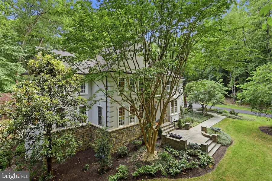 7211 Twelve Oaks Dr, Fairfax Station, VA 22039 - #3