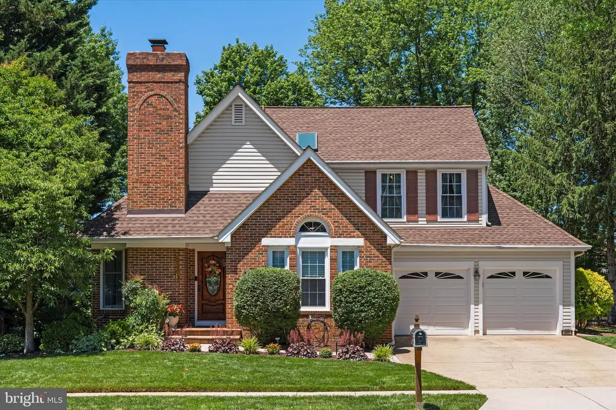 3203 Kinross Cir, Herndon, VA 20171 - #1