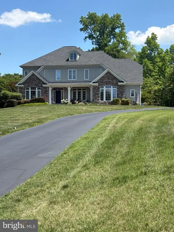 8906 Laurel Overlook Dr, LORTON, VA 22079