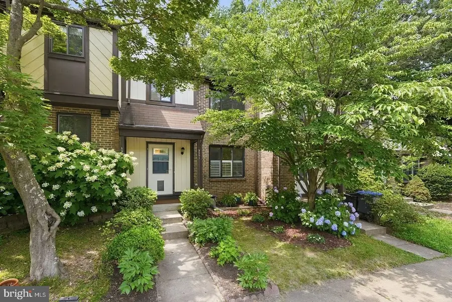 5851 Jacksons Oak Ct, Burke, VA 22015 - #2