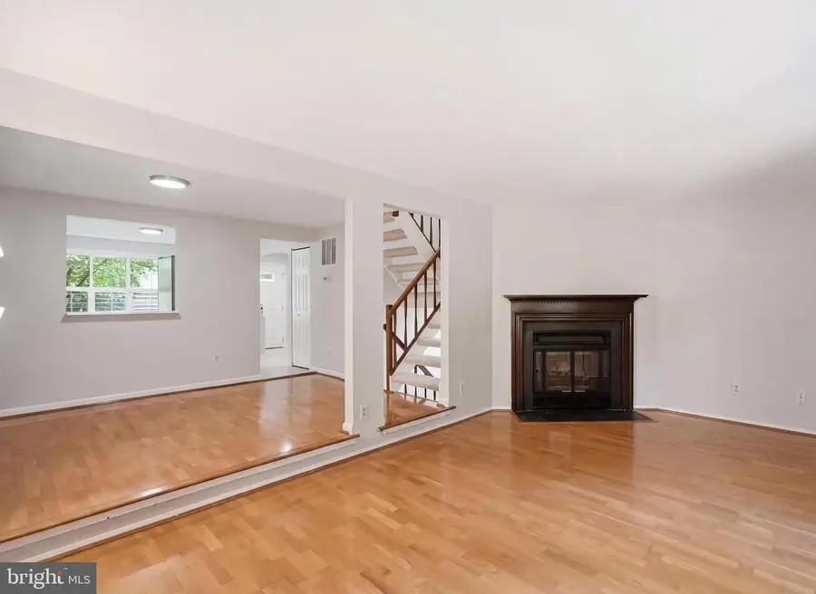 5851 Jacksons Oak Ct, Burke, VA 22015 - #3