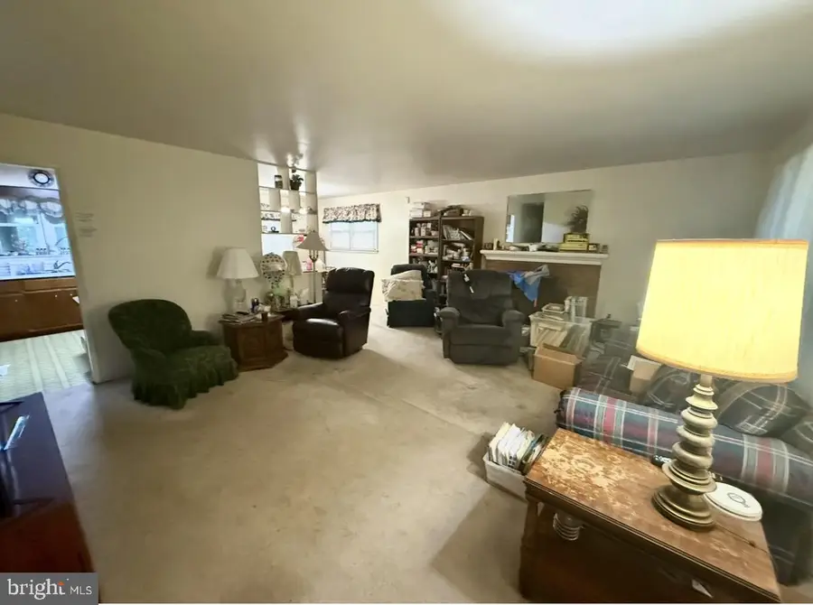 14826 Carlbern Dr, Centreville, VA 20120 - #2