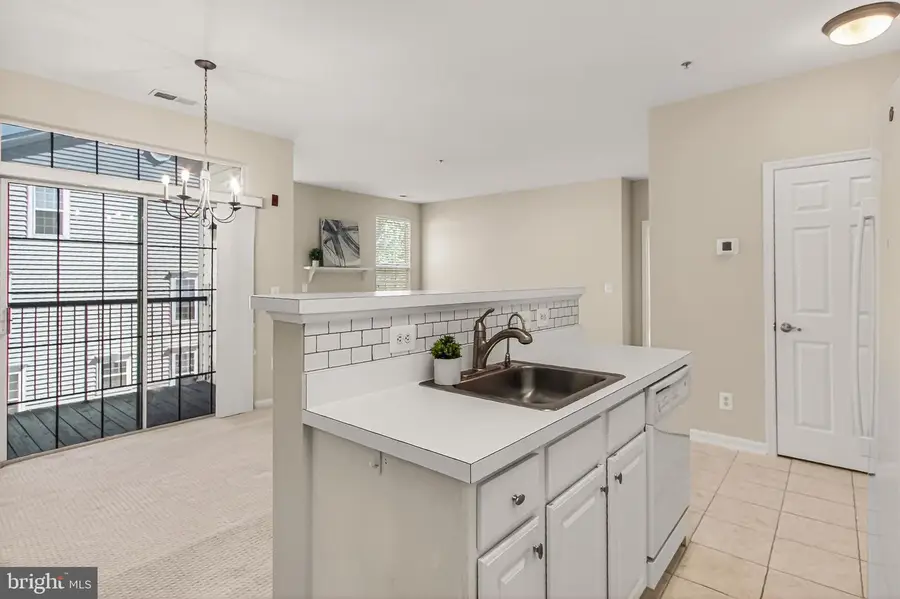 11575 Cavalier Landing Ct #301, Fairfax, VA 22030 - #2