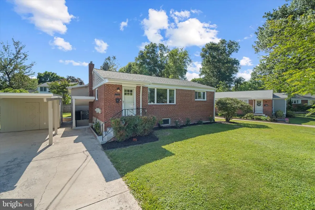 6915 Kingwood Dr, Falls Church, VA 22042 - #1