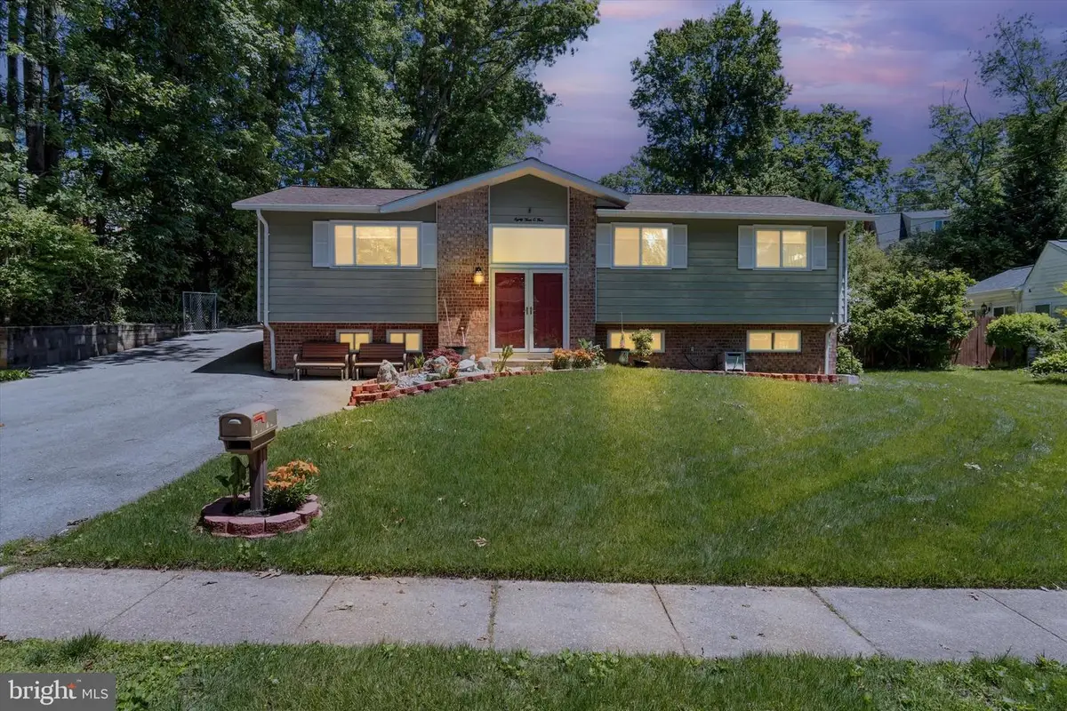 8304 Harland Dr, Springfield, VA 22152 - #1