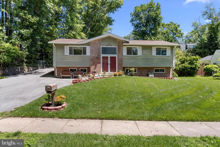8304 Harland Dr, Springfield, VA 22152 - #2