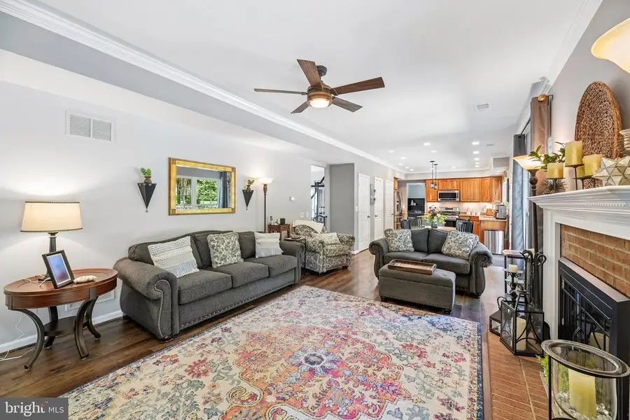 7004 Green Spring Ln, Alexandria, VA 22306 - #3