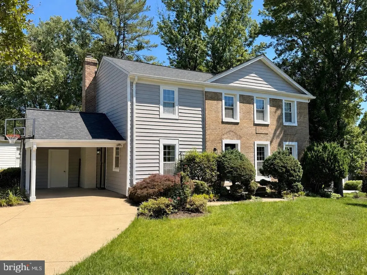 6924 Stoneybrooke Ln, Alexandria, VA 22306 - #1