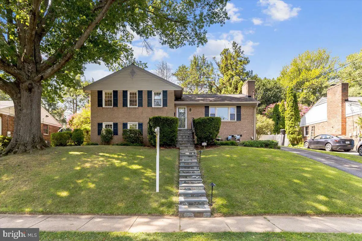 6163 Kellogg Dr, McLean, VA 22101 - #1