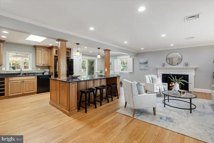 6163 Kellogg Dr, McLean, VA 22101 - #2
