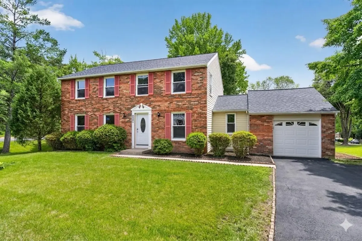 9501 Ironmaster Dr, Burke, VA 22015 - #1