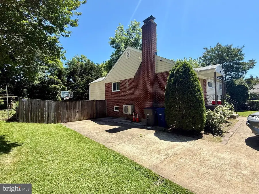 3919 Gallows Rd, Annandale, VA 22003 - #3
