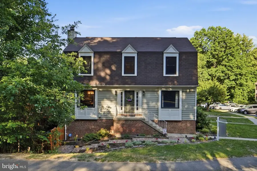 7660 Southern Oak Dr, Springfield, VA 22153 - #2