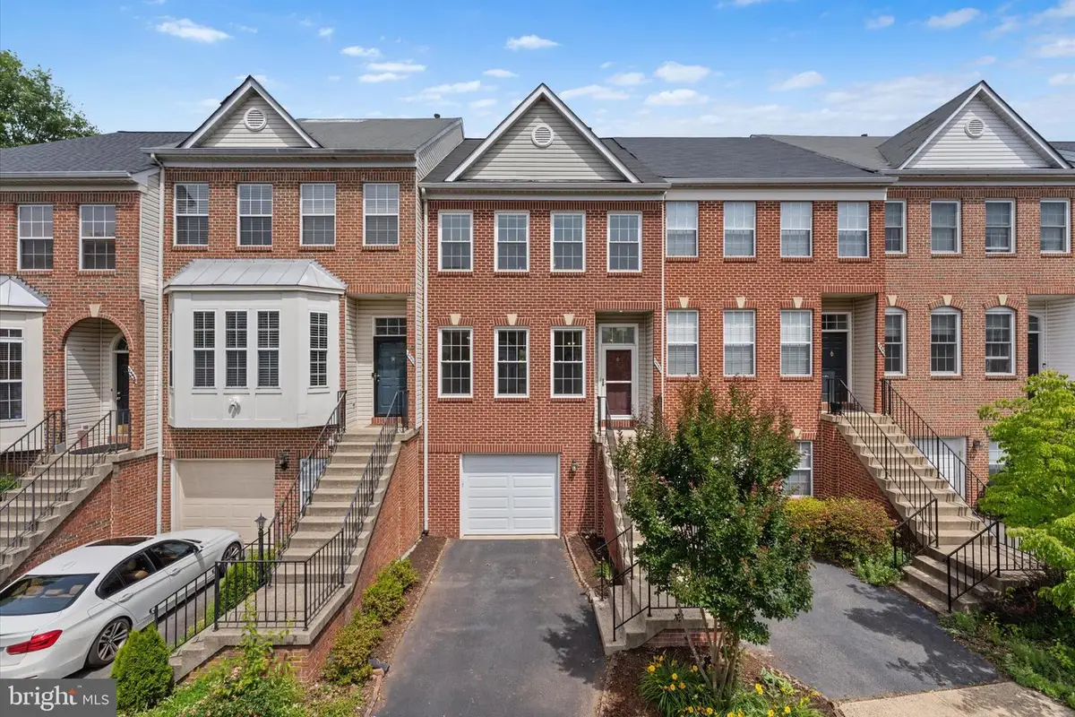 2550 James Monroe Cir, Herndon, VA 20171 - #1