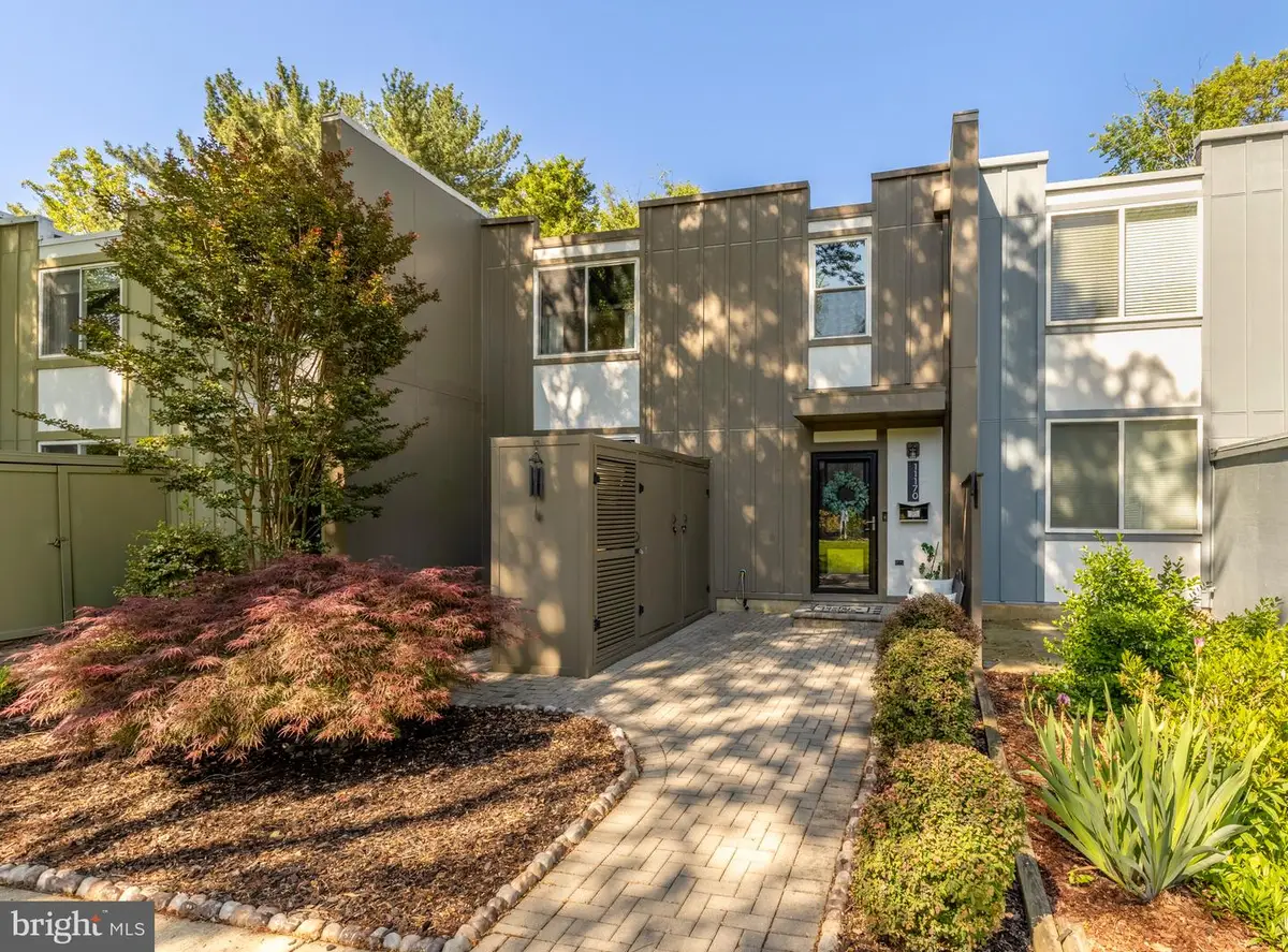 11170 Forest Edge Dr, Reston, VA 20190 - #1