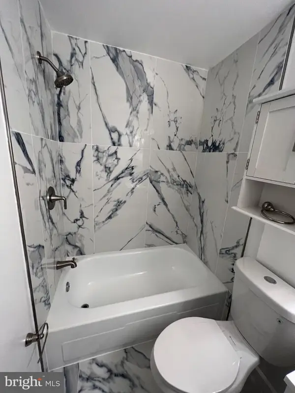 8896 Walutes Cir #d, ALEXANDRIA, VA 22309